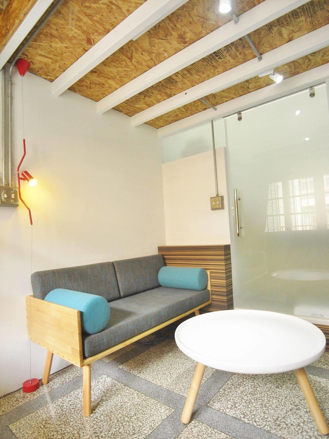 With Inn Hostel Kaohsiung Exterior photo