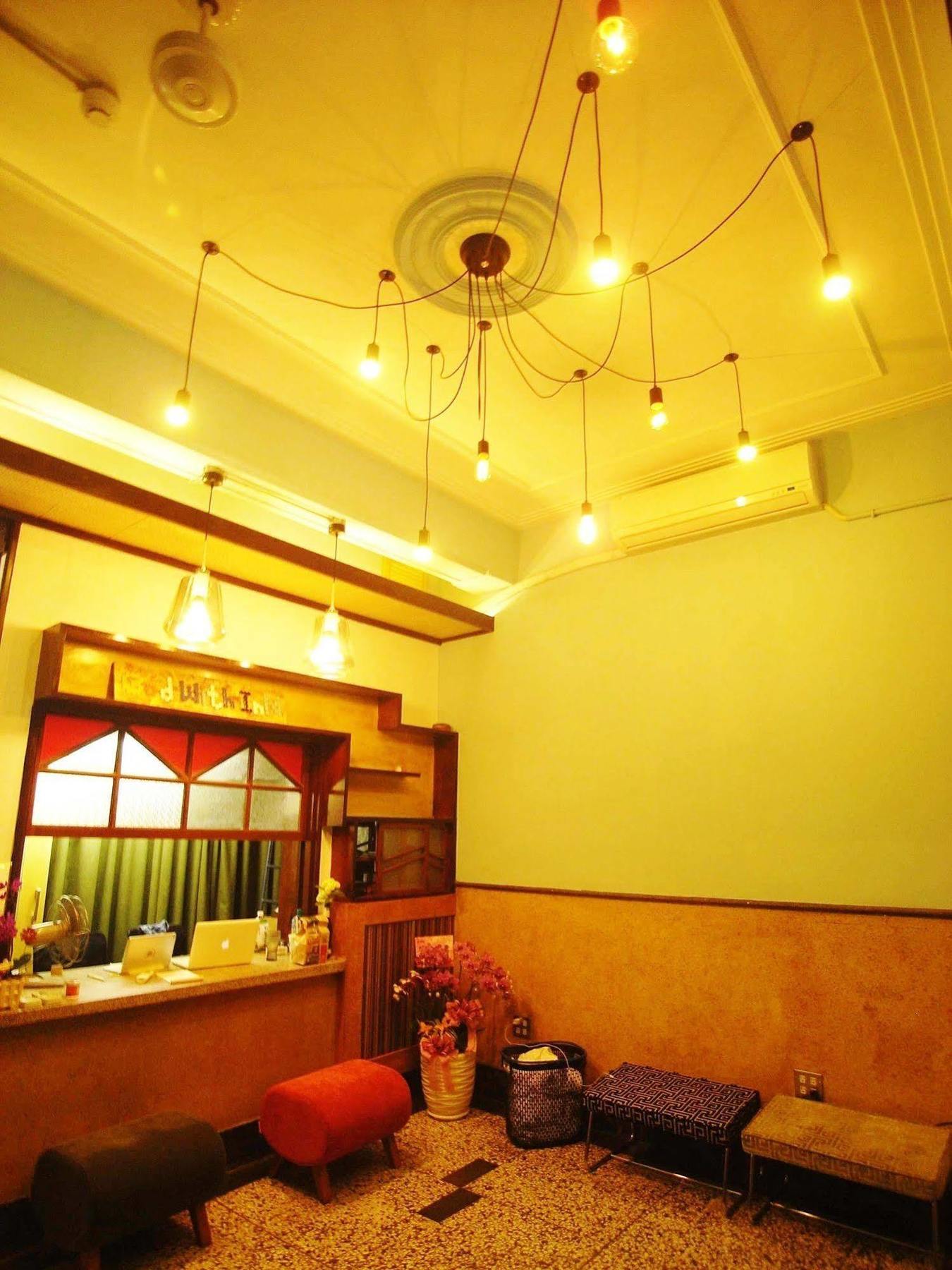 With Inn Hostel Kaohsiung Exterior photo