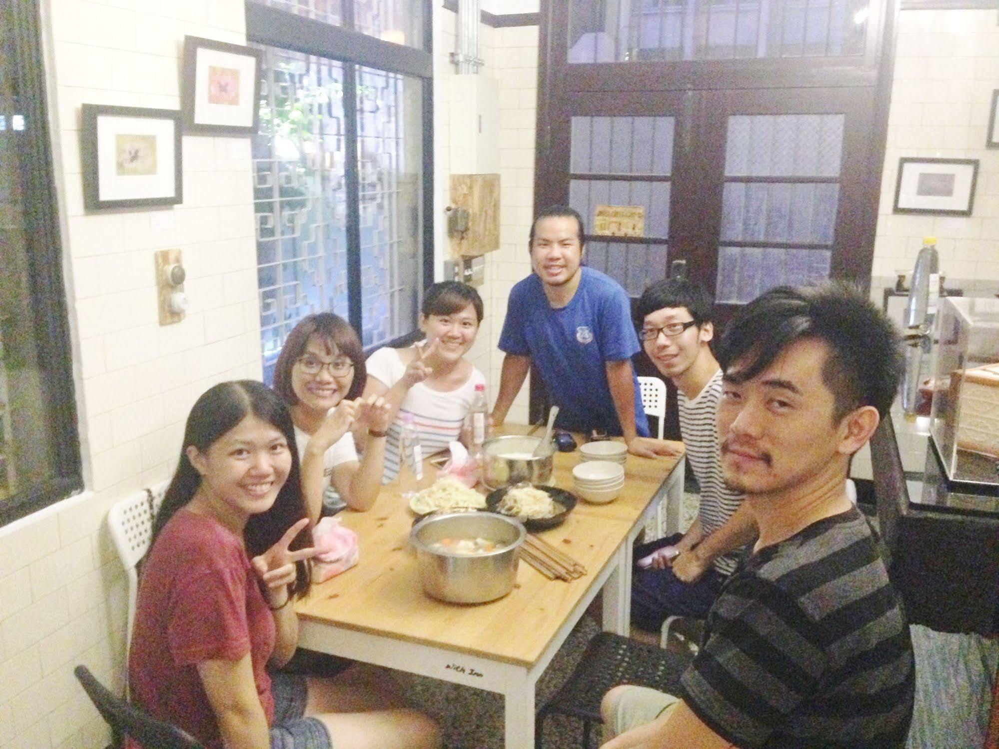 With Inn Hostel Kaohsiung Exterior photo